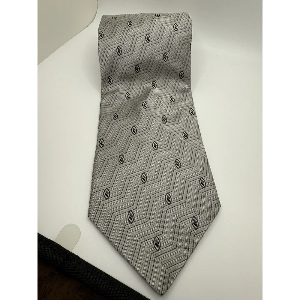 Murano Silk Tie Gray‎ Chevron Zig Zag Geometric Jacquard Made USA 3.75